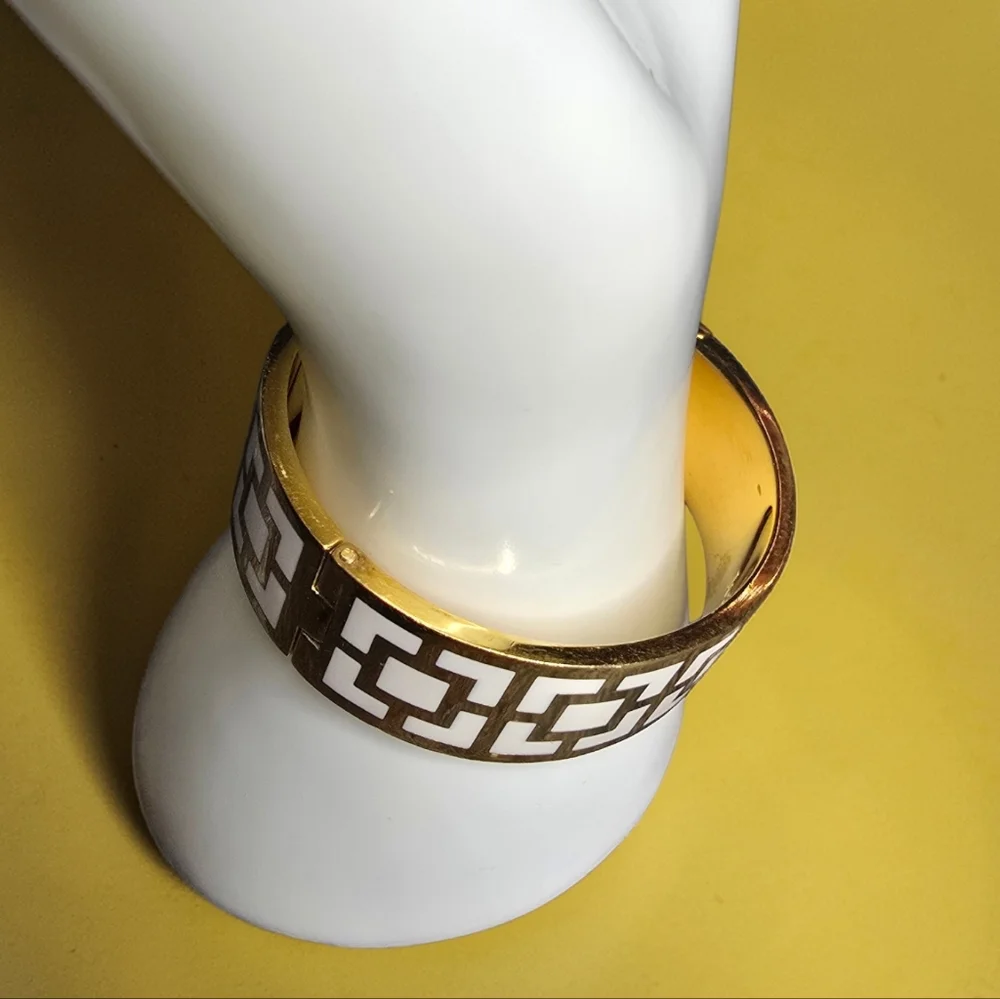 Kate Spade "It's A Breeze" Bangle - Picture 2 of 3